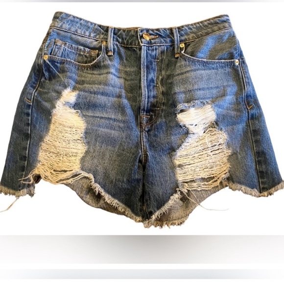 Good American Distressed Bombshell Cutoff
Shorts  Size 2/26 - Picture 1 of 4